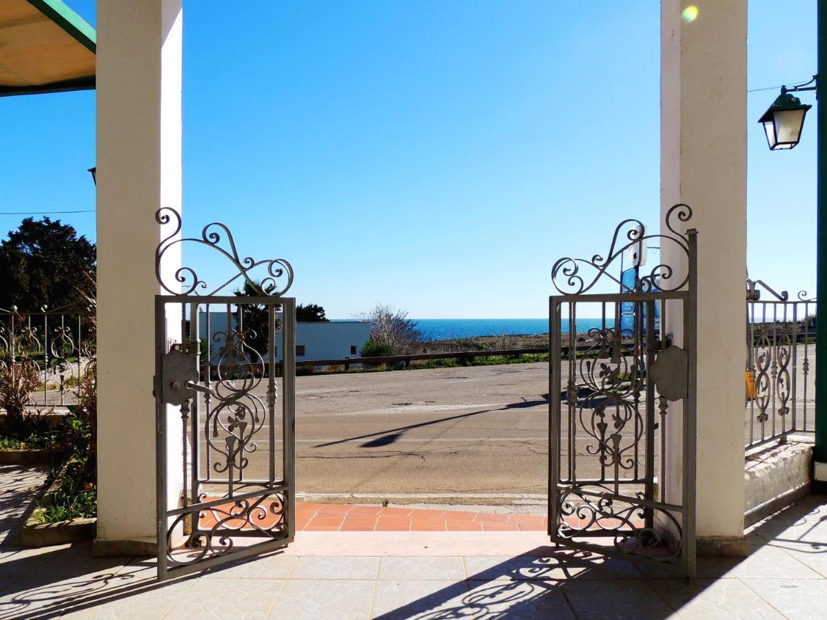 Hotel Porto Badisco Buitenkant foto