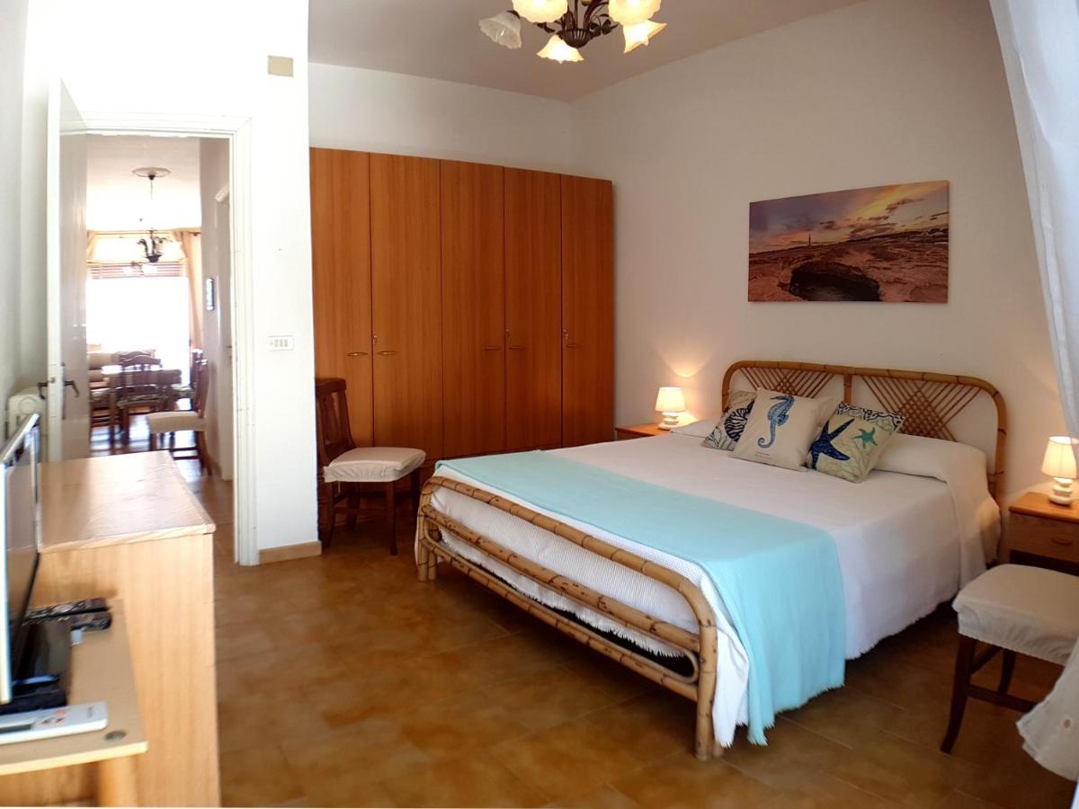Hotel Porto Badisco Buitenkant foto