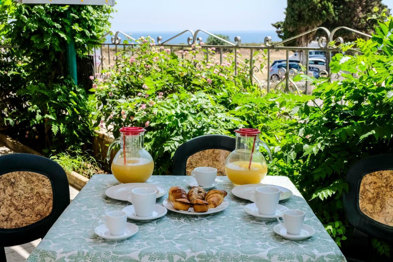 Hotel Porto Badisco Buitenkant foto