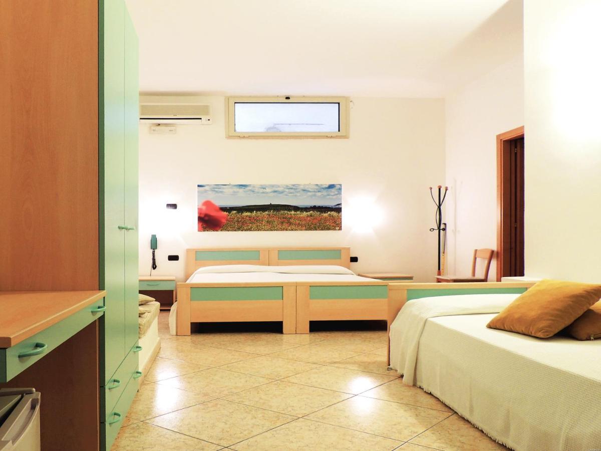 Hotel Porto Badisco Buitenkant foto