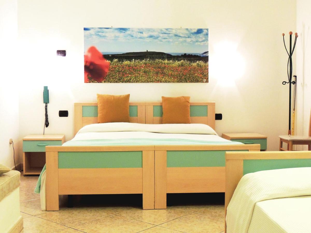 Hotel Porto Badisco Buitenkant foto