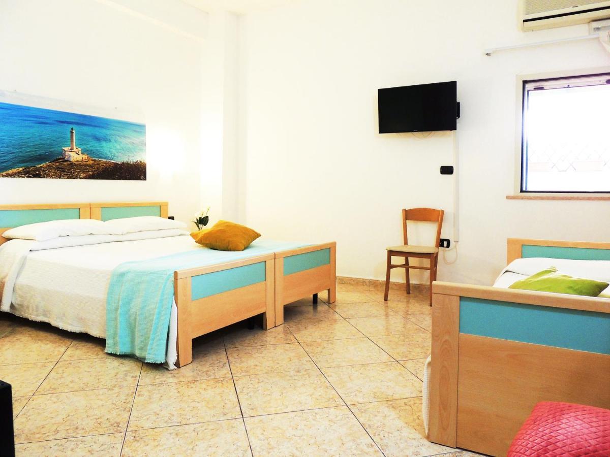 Hotel Porto Badisco Buitenkant foto