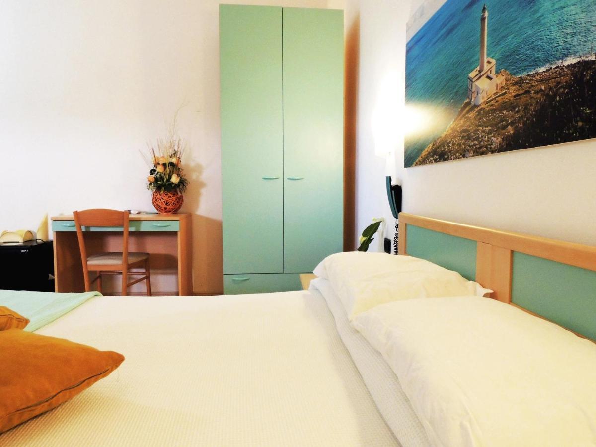 Hotel Porto Badisco Buitenkant foto